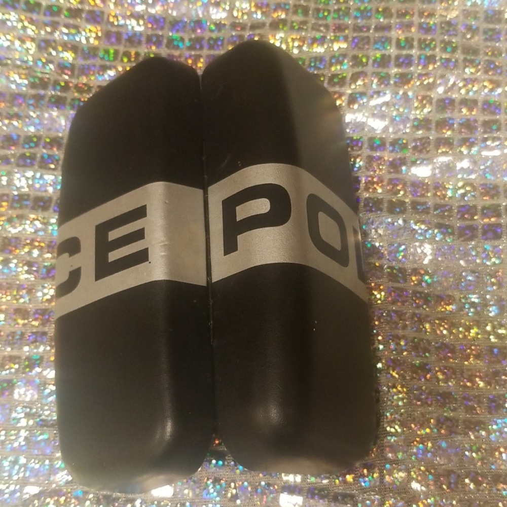 Eyeglass case - Picture 8 of 8